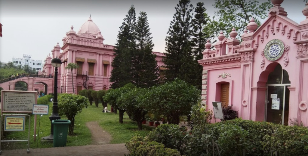 Ahsan Manzil: One of the Most Popular Tourist Attraction in Dhaka City. 2