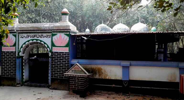 লালদীঘি নয় গম্বুজ মসজিদ, রংপুর | ঐতিহাসিক মসজিদের সৌন্দর্য Laldighi-Nine-Dome-Mosque-Rangpur