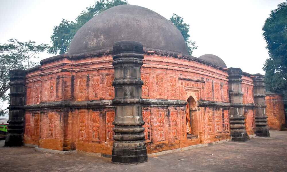 বাংলাদেশের সুরা মসজিদ: স্থাপত্য ও ঐতিহ্যের অপূর্ব নিদর্শন