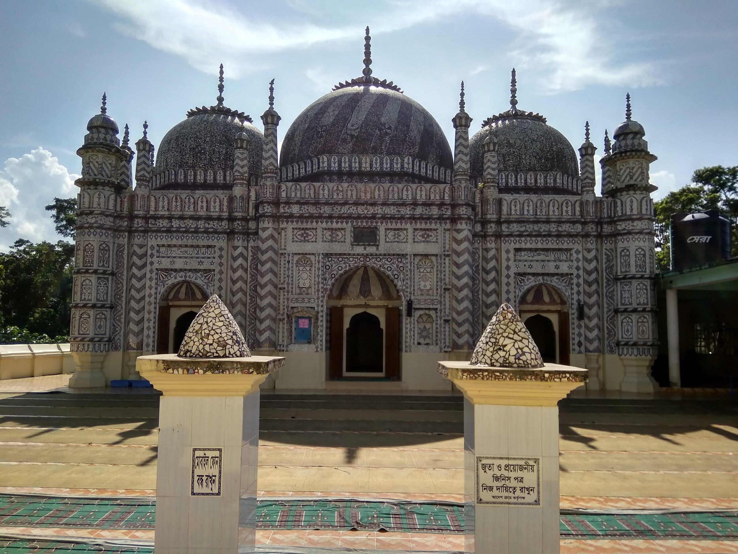 নোয়াখালীর সেরা হোটেল: 7টি থাকার ঠিকানা, ভাড়া ও বুকিং গাইড 4 বজরা শাহী মসজিদ, সোনাইমুড়ী, নোয়াখালী