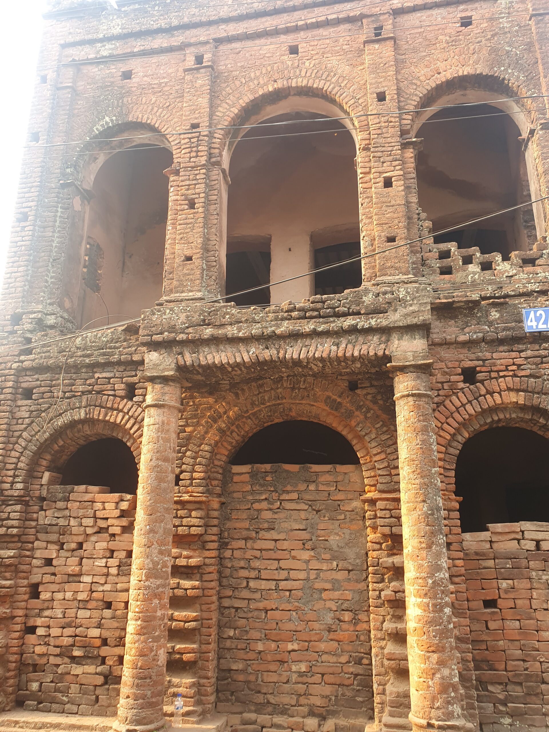 পানাম নগরের একটি পুরনো ভবনের সম্মুখভাগ