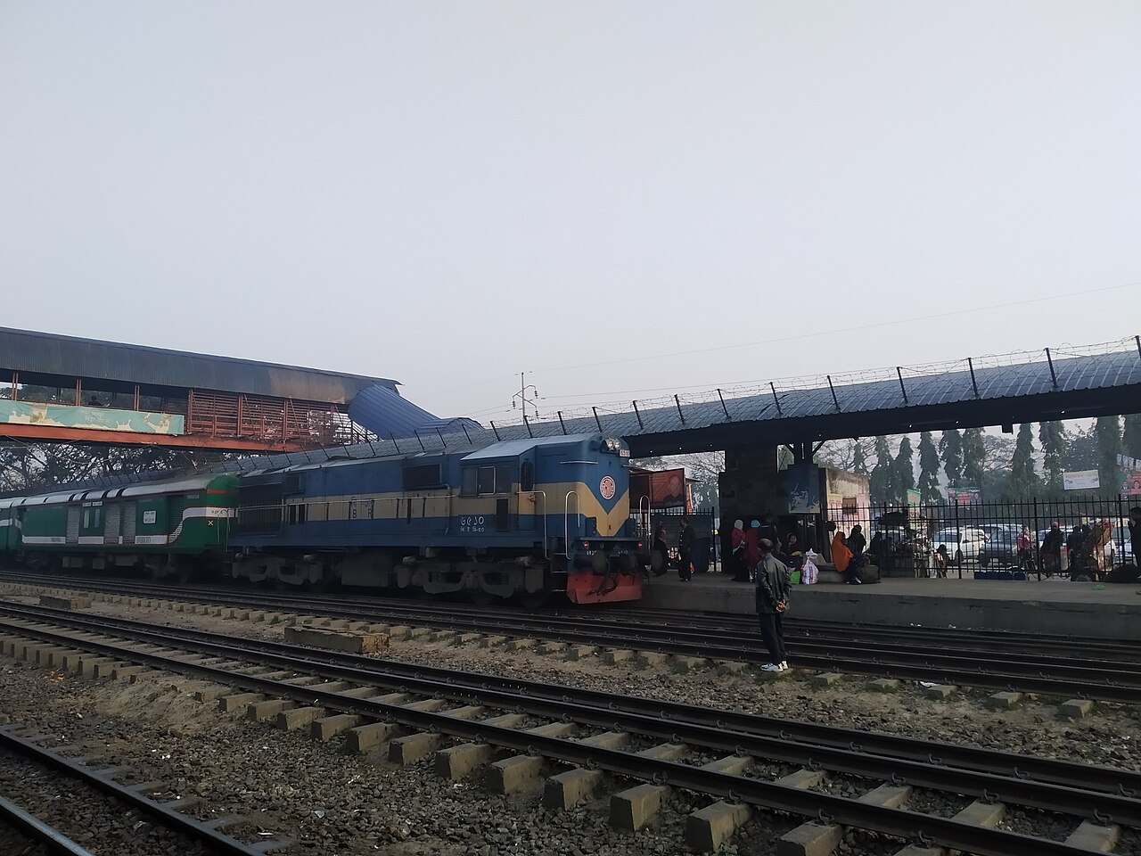 সকালে বিমানবন্দর রেলওয়ে স্টেশন, ঢাকা