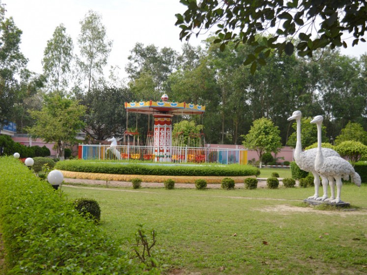 আনন্দ পার্ক ও রিসোর্ট গাজীপুর: রুম রেট ও পিকনিক প্যাকেজ 2 আনন্দ রিসোর্টের দৃশ্য