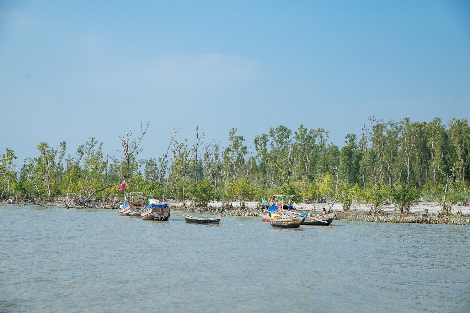ভোলার হোটেল: সেরা 7টি থাকার ঠিকানা, ভাড়া ও বুকিং গাইড 4 চর কুকরি-মুকরির সৈকত