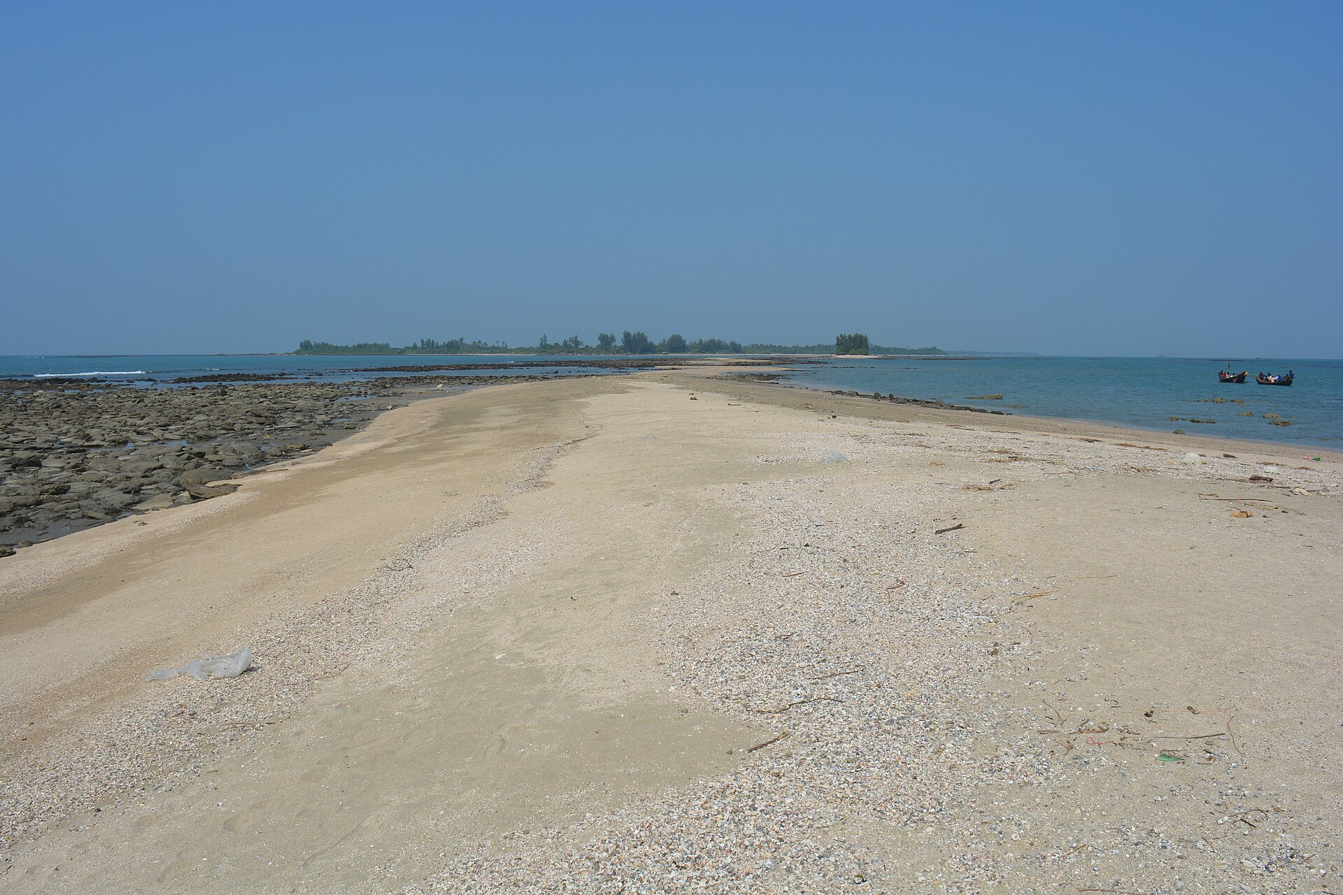 ছেঁড়া দ্বীপ থেকে সেন্টমার্টিন যাওয়ার পথ