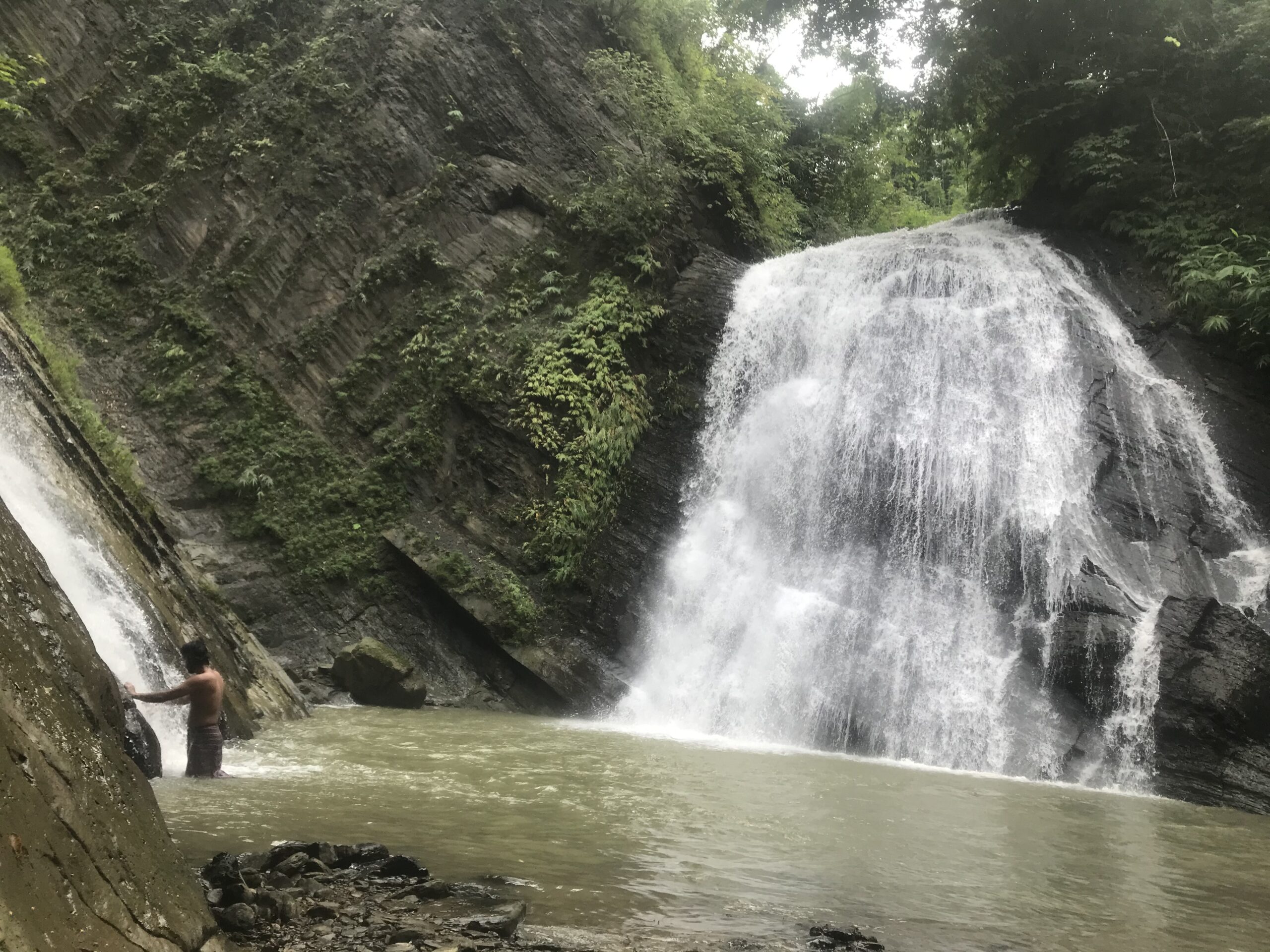 দামতুয়া ঝর্ণা, আলীকদম: বান্দরবানের দুর্গম ট্রেকিং গাইড, রুট ও খরচ 4 কাছ থেকে দামতুয়া ঝর্ণা