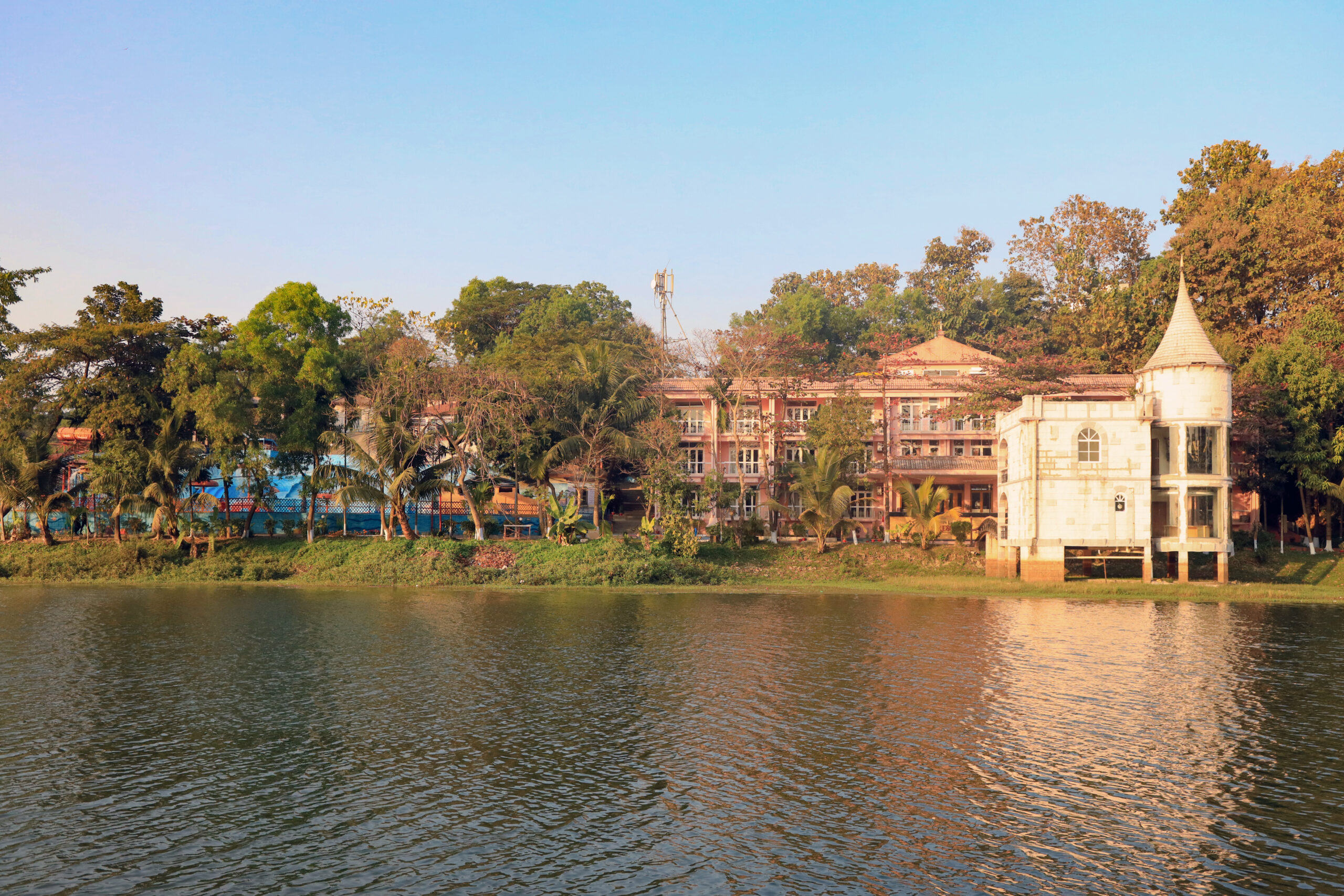 ফয়'স লেক রিসোর্ট