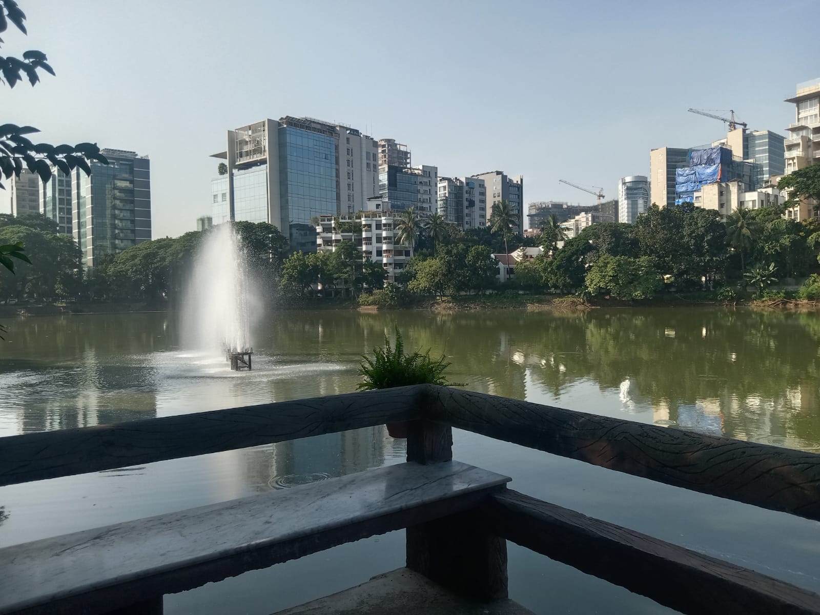 ঢাকার হোটেল গাইড: সেরা এলাকা, বাজেট ও বুকিং টিপস 2 গুলশানের আকাশরেখা, ঢাকা