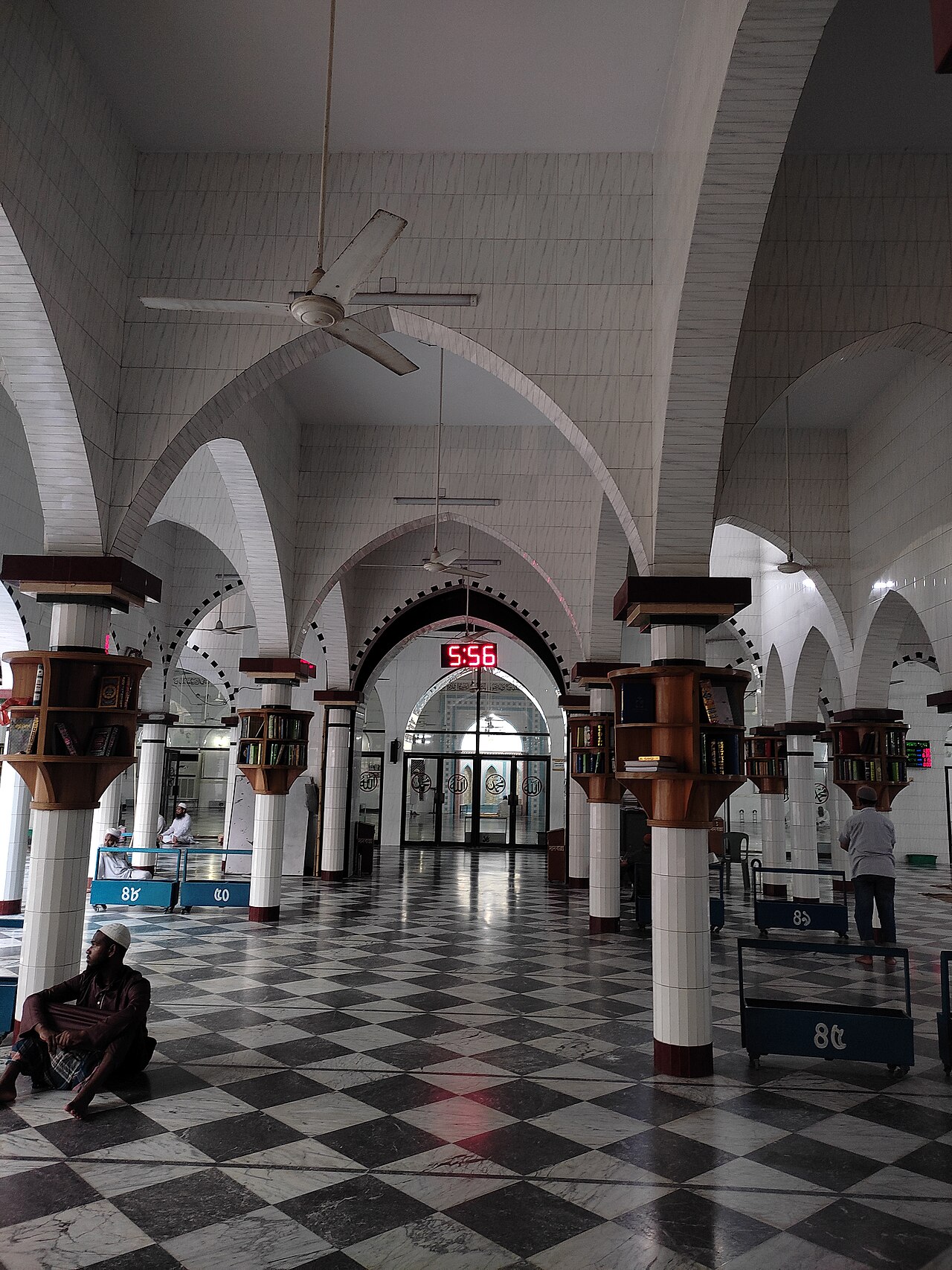 হাজীগঞ্জ বড় মসজিদ: চাঁদপুরের ঐতিহ্য 1 ঐতিহাসিক মসজিদ