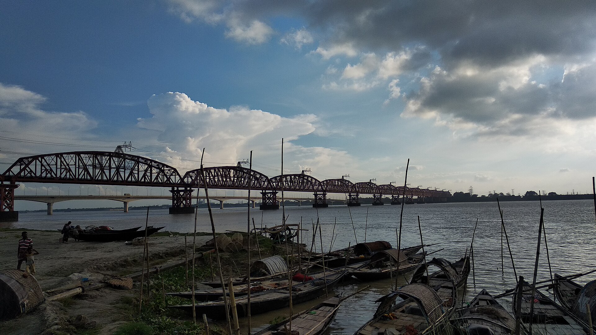 রত্নদ্বীপ রিসোর্ট পাবনা: রুম ভাড়া, বুকিং ও সম্পূর্ণ গাইড 5 পদ্মা নদীর ওপর হার্ডিঞ্জ ব্রিজ, পাকশী