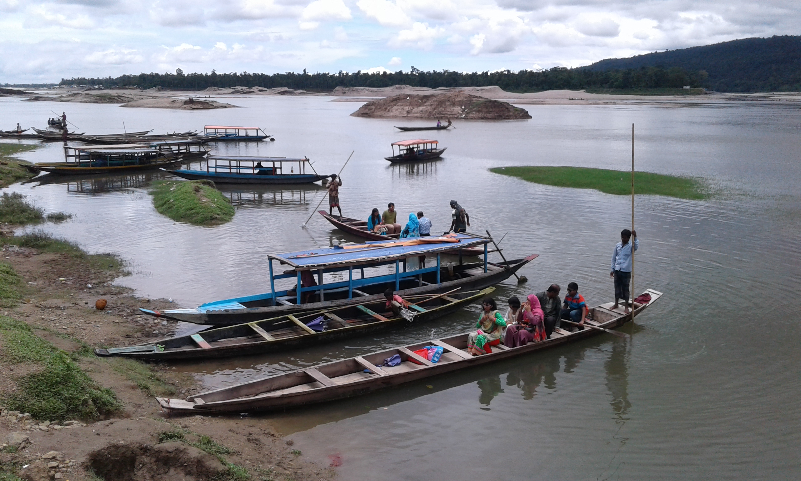 জাফলং বিজিবি ক্যাম্প থেকে দৃশ্য
