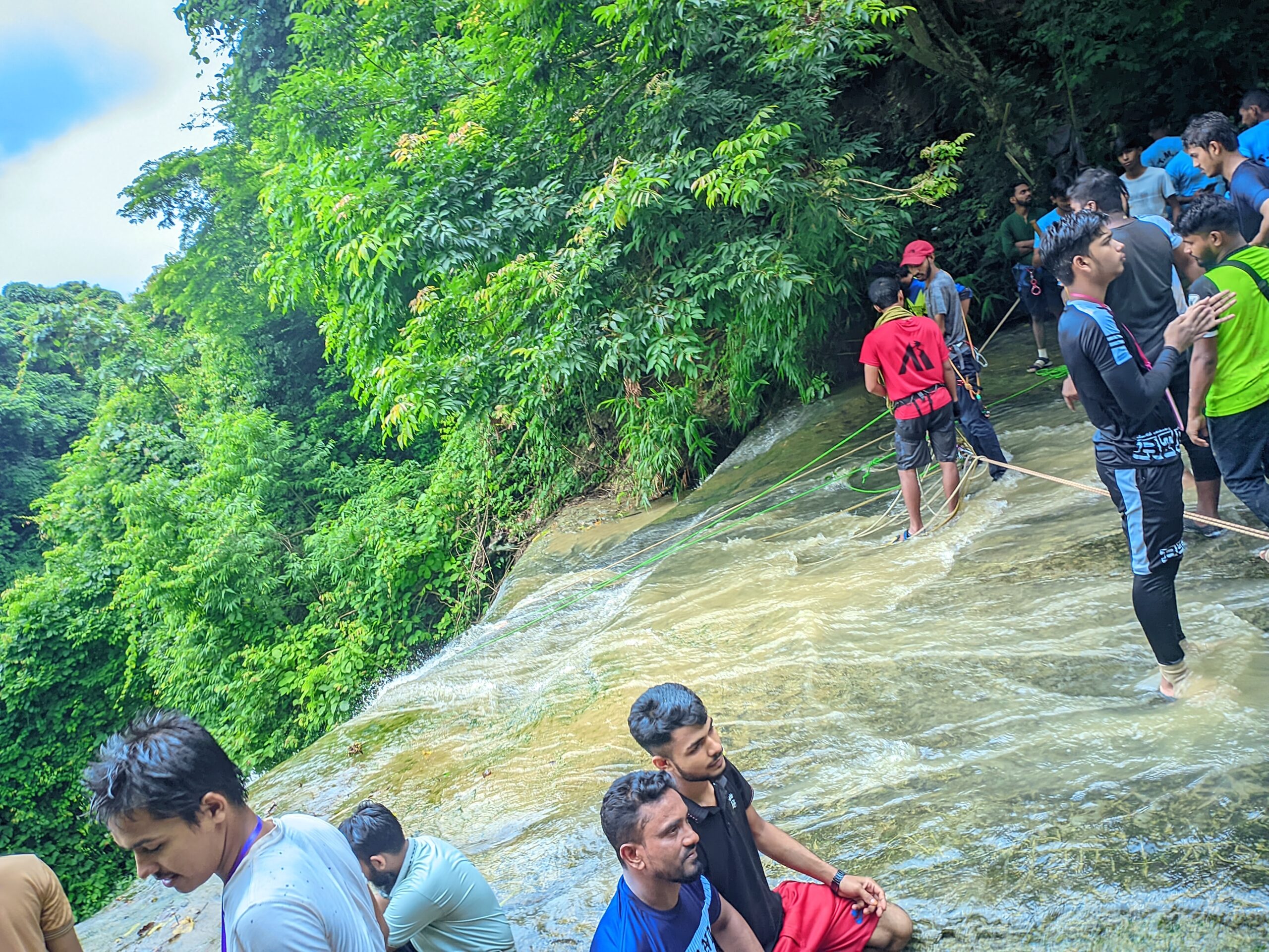 খৈয়াছড়া ঝর্ণা মিরসরাই: ৯ ধাপের ট্রেকিং ও সম্পূর্ণ ভ্রমণ গাইড 2 খৈয়াছড়া ঝর্ণার ধাপ মিরসরাই