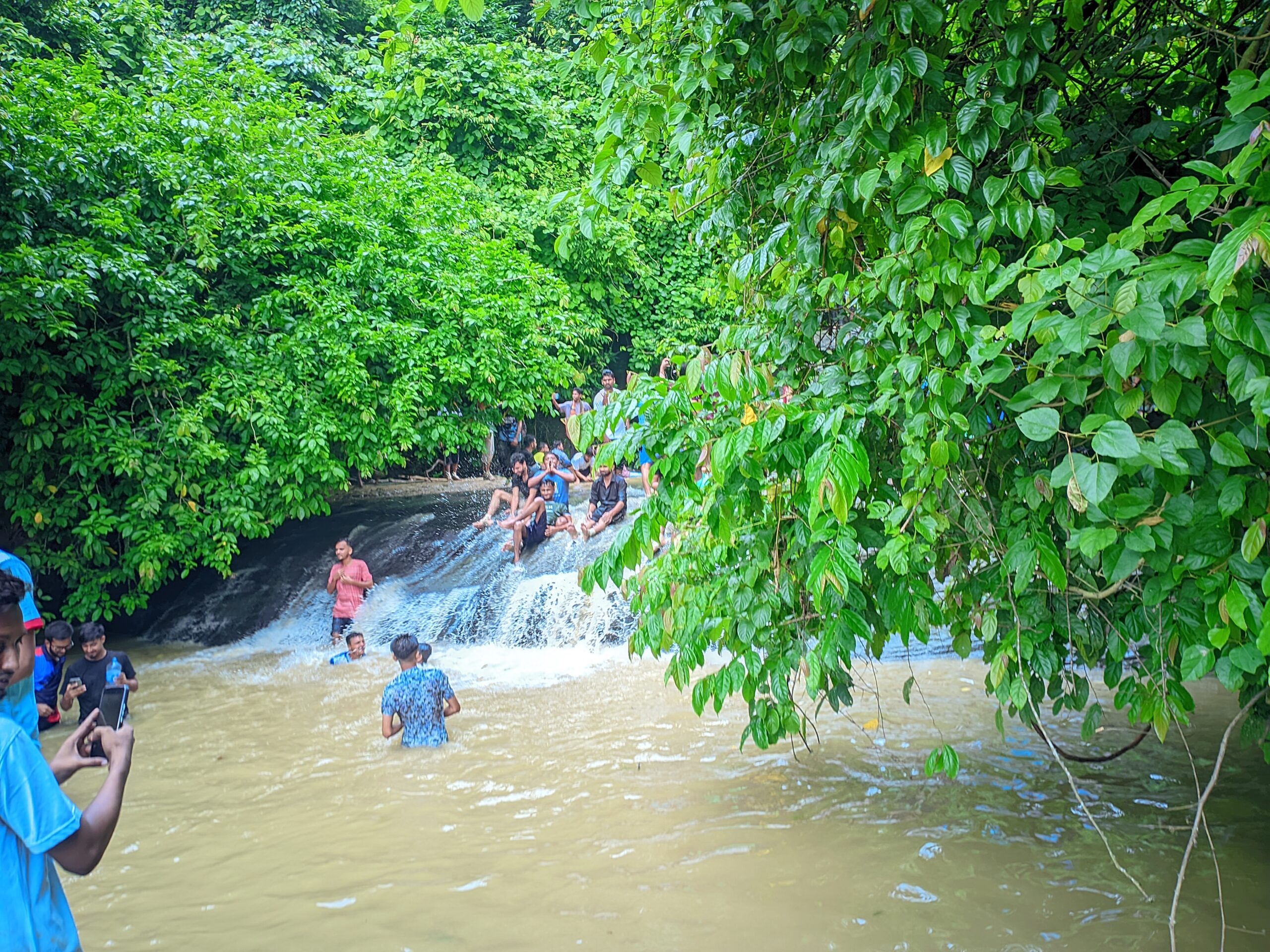 খৈয়াছড়া ঝর্ণা মিরসরাই: ৯ ধাপের ট্রেকিং ও সম্পূর্ণ ভ্রমণ গাইড 1 খৈয়াছড়া ঝর্ণার ঝিরিপথ মিরসরাই
