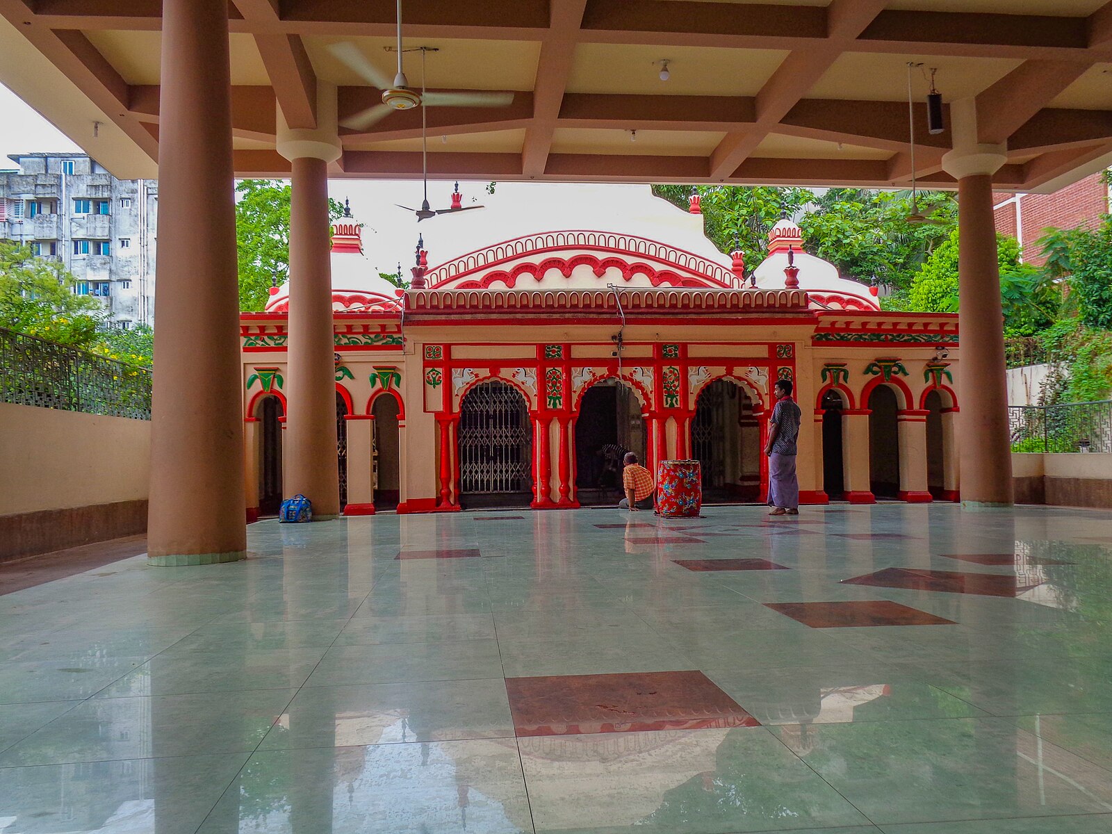 ঢাকেশ্বরী মন্দির ঢাকা: জাতীয় মন্দিরের ইতিহাস, স্থাপত্য ও ভ্রমণ গাইড 2 ঢাকেশ্বরী জাতীয় মন্দিরের মূল মন্দির