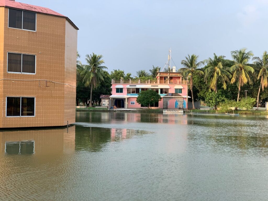 মোজাফফর গার্ডেন রিসোর্ট সাতক্ষীরা: পিকনিক ও থাকার গাইড 2 মোজাফফর গার্ডেন রিসোর্টের লেক