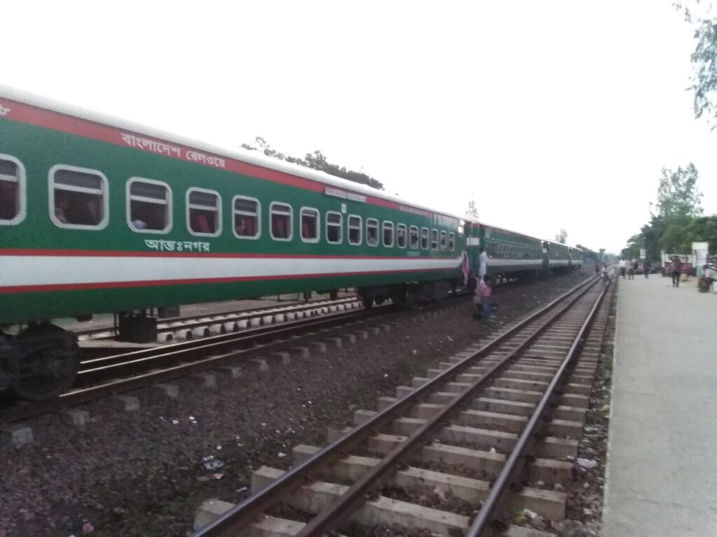 পঞ্চগড় এক্সপ্রেস ট্রেন