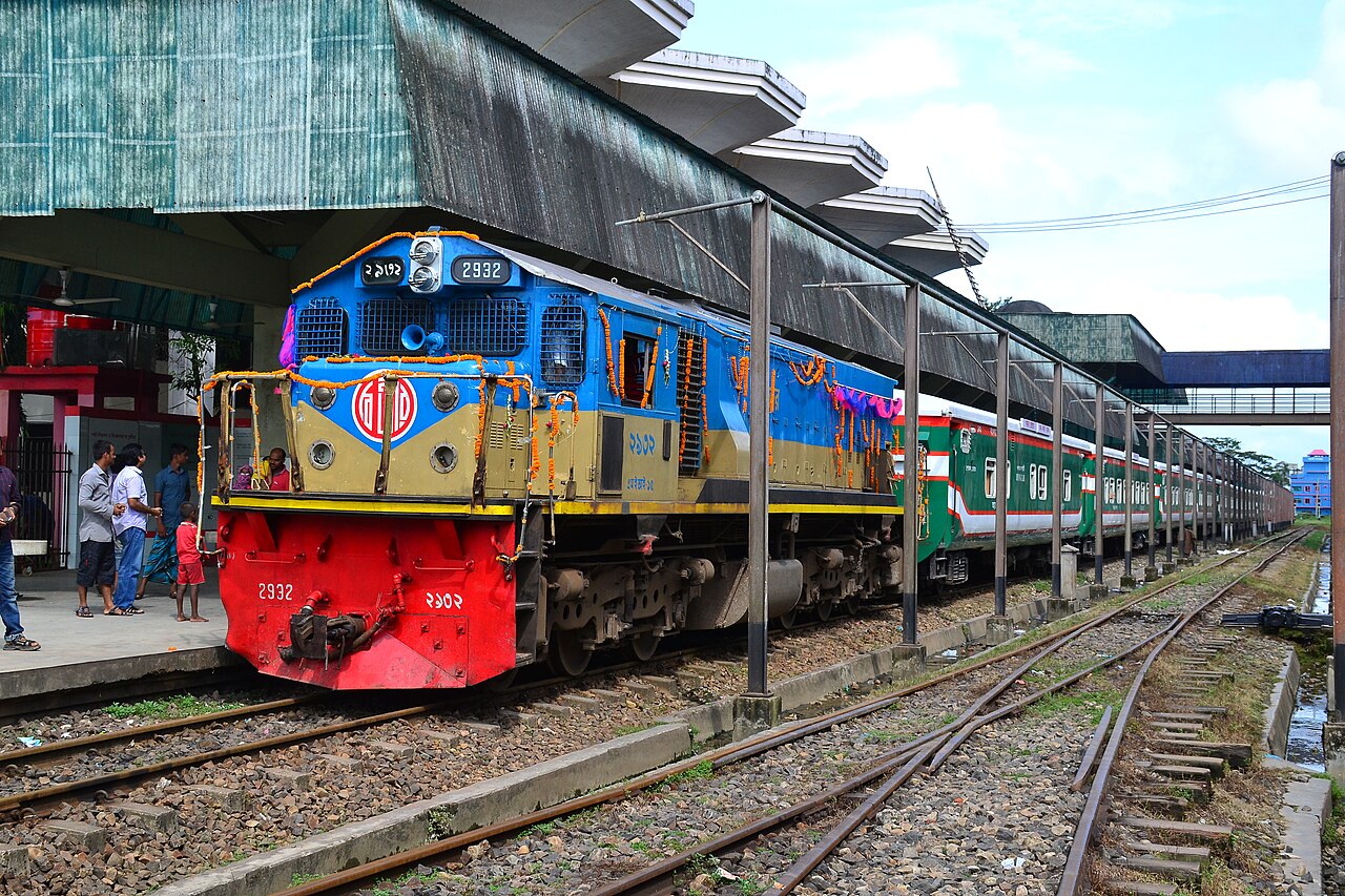 পারাবত এক্সপ্রেস ট্রেন
