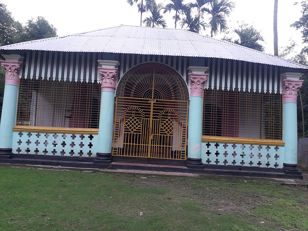 পীরগাছা রংপুর: ঐতিহ্যের স্থান 2 মন্থনা জমিদার বাড়ি মন্দির