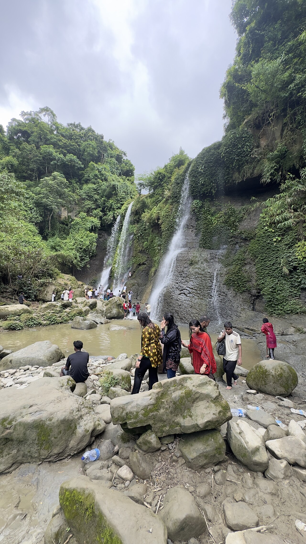 সহস্রধারা ঝর্ণা