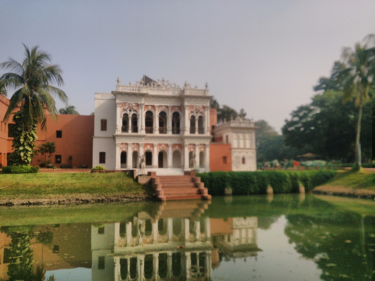 সোনারগাঁও লোক ও কারুশিল্প জাদুঘর ভবন, নারায়ণগঞ্জ