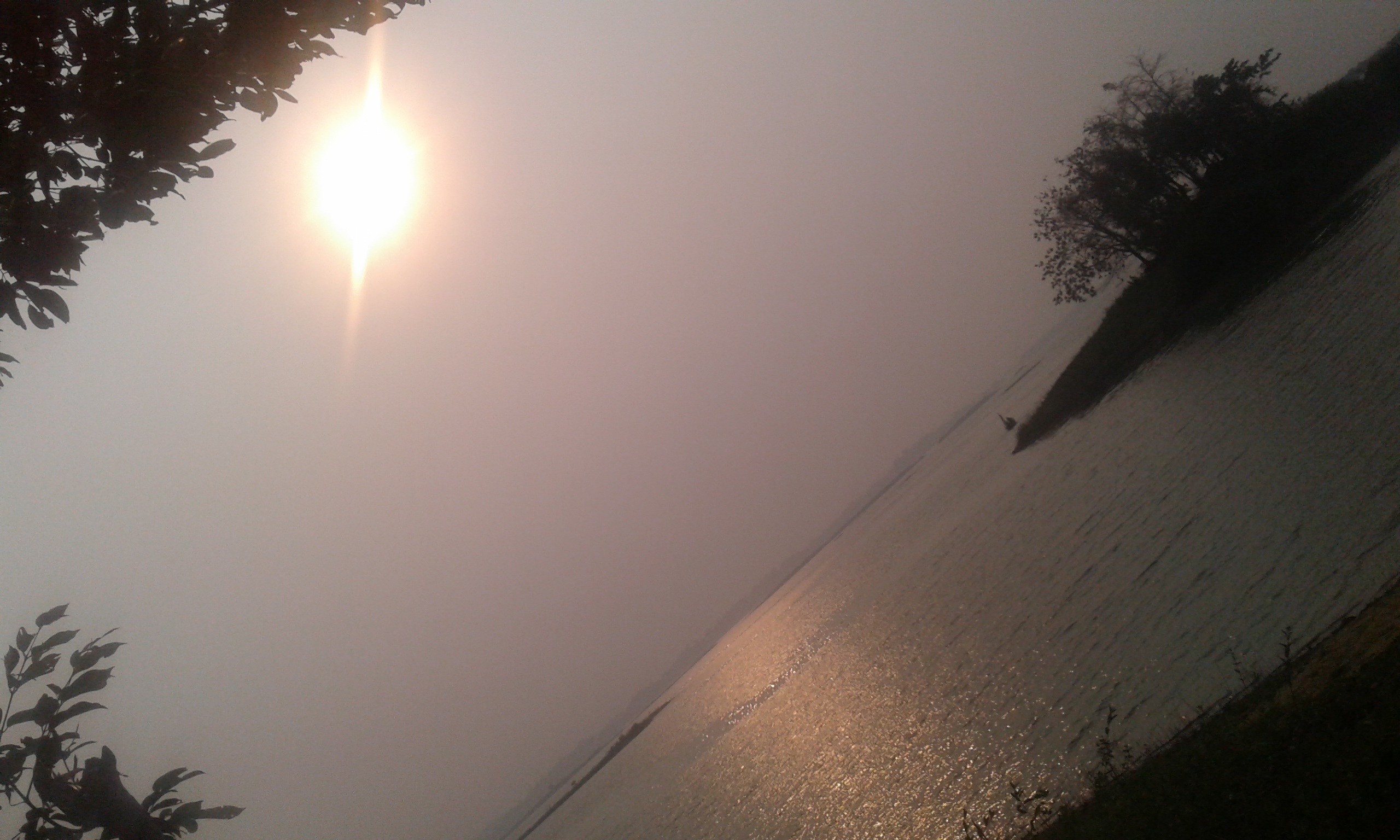 কাপ্তাই লেক: রাঙ্গামাটির কৃত্রিম হ্রদ ভ্রমণ গাইড 4 কাপ্তাই লেকে সূর্যাস্ত